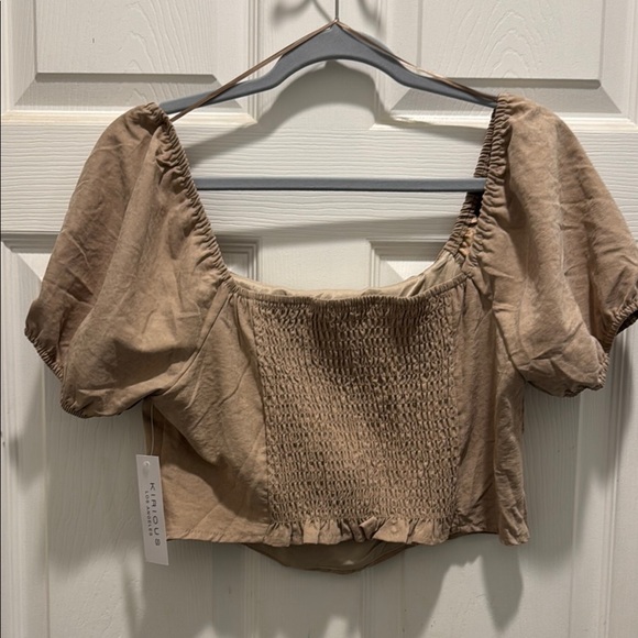 Kirious Los Angeles Tan Smocked Puff Sleeve Crop Top - Picture 4 of 9